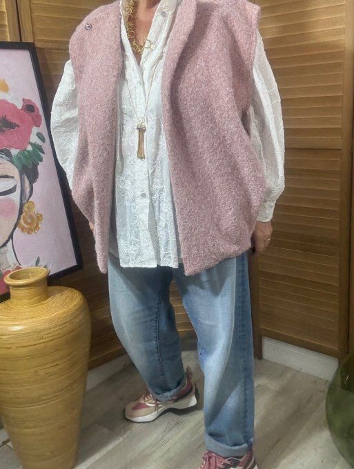 Veste sans manches façon blouson bouclette rose poudré du 40 au 48/50 (et même + si portée ouverte) 