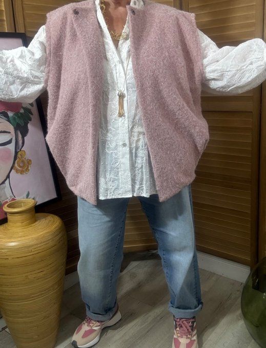 Veste sans manches façon blouson bouclette rose poudré du 40 au 48/50 (et même + si portée ouverte) 