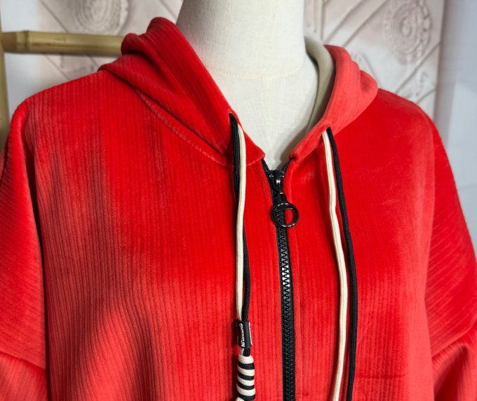 Gilet à capuche velours rayé rouge doublé confort ++++ du 40 au 52