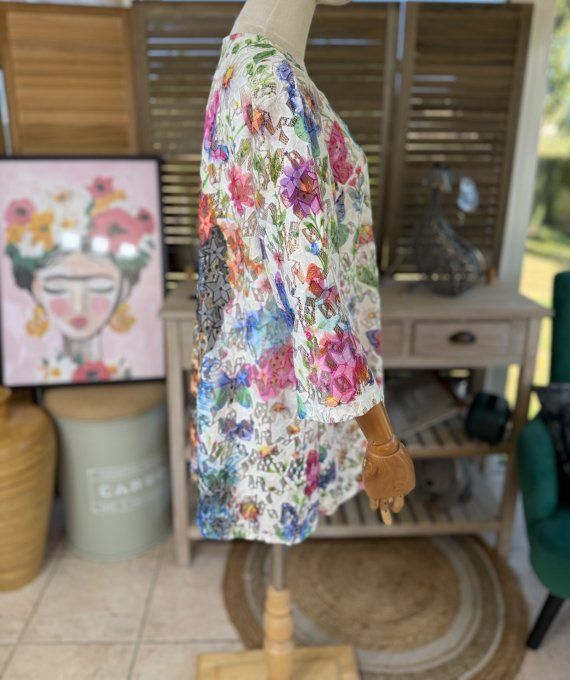 Veste en dentelle blanche étoiles & Fleurs multicolores Frida Kahlo du 36 au 48 et même +  