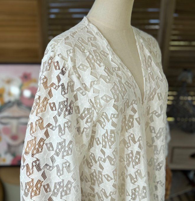 Veste en dentelle blanche étoiles Skulls & Red Roses du 36 au 48 et même +  