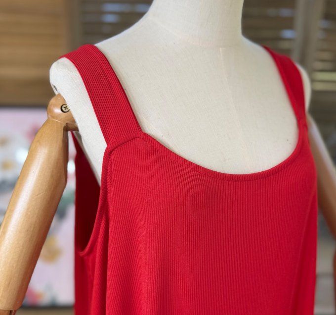 Robe trapèze longue à bretelles larges rouge côtelée du 40 au au 52/54 