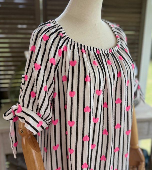 Robe longue gaze de coton écru rayé noir coeurs rose fluo du 40 au 50 