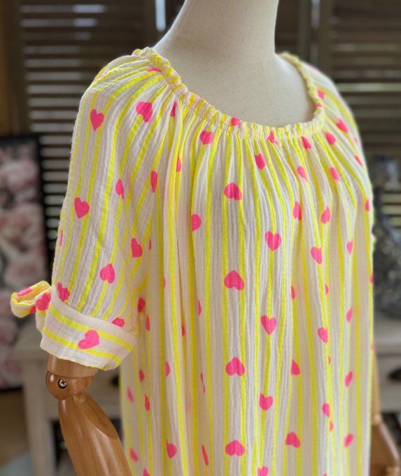 Robe longue gaze de coton écru rayé jaune fluo coeurs rose fluo du 40 au 50 