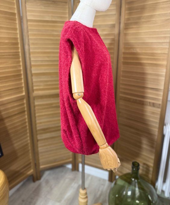 Veste sans manches façon blouson bouclette rouge du 40 au 48/50 (et même + si portée ouverte)