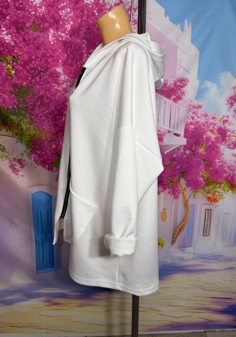 Gilet à capuche asymétrique ample sweat blanc douceur +++ du 40 au 50 et même + 