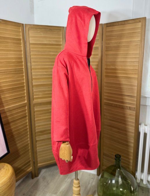 Manteau à capuche suédine rouge douceur +++ du 42 au 52 et même + 