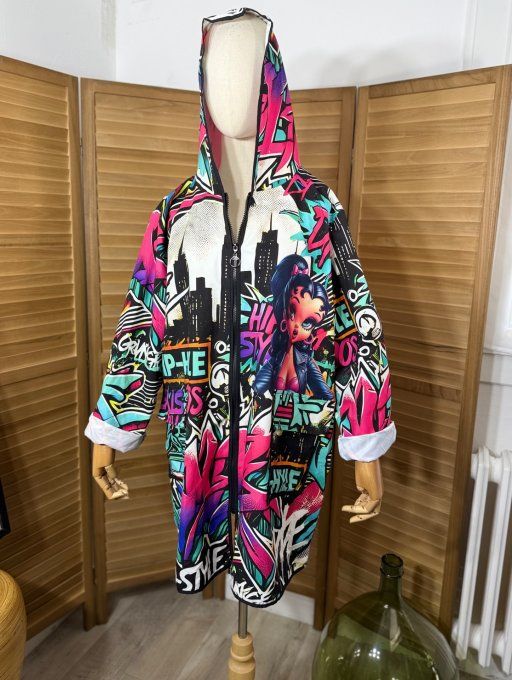 Coupe-vent à capuche déperlant multicolore Betty Boop du 38 au 50/52 et même + si porté ouvert 