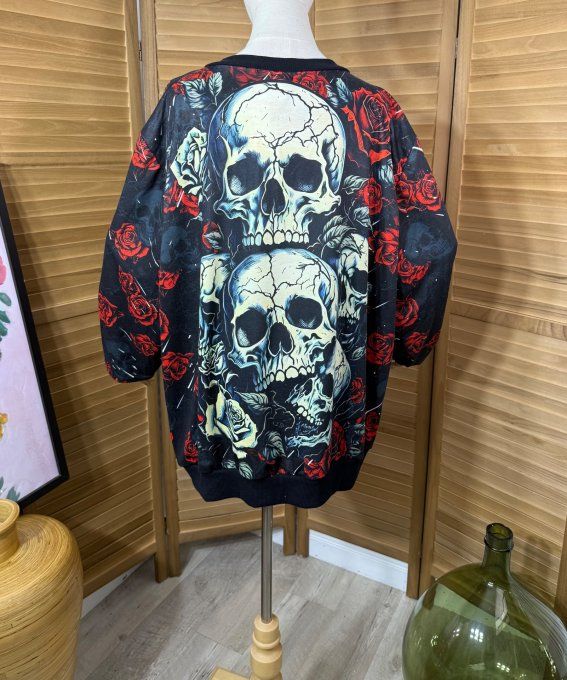 Sweat ample col V manches longues The Skulls Tribe & Red Roses du 40 au 52