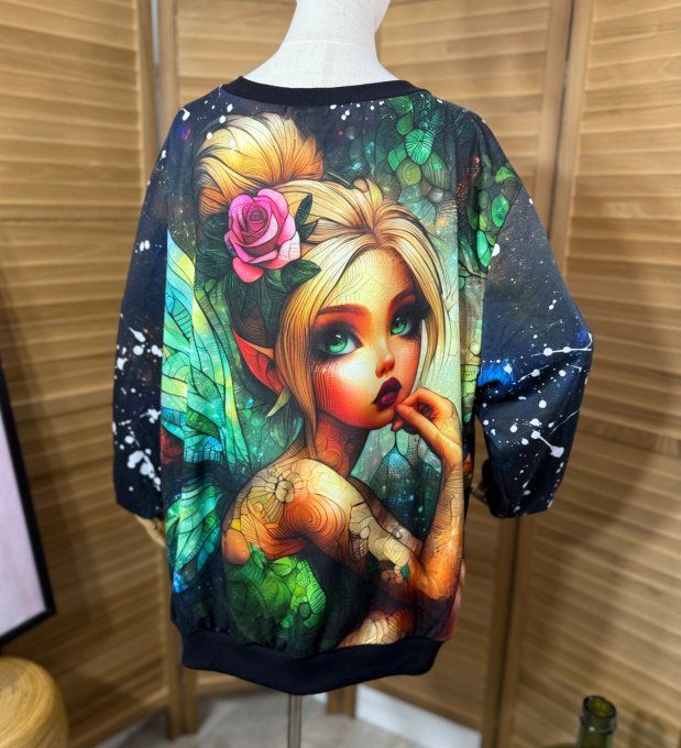 Sweat ample col V manches longues La Fée Clochette Tattoo Girl du 40 au 52 