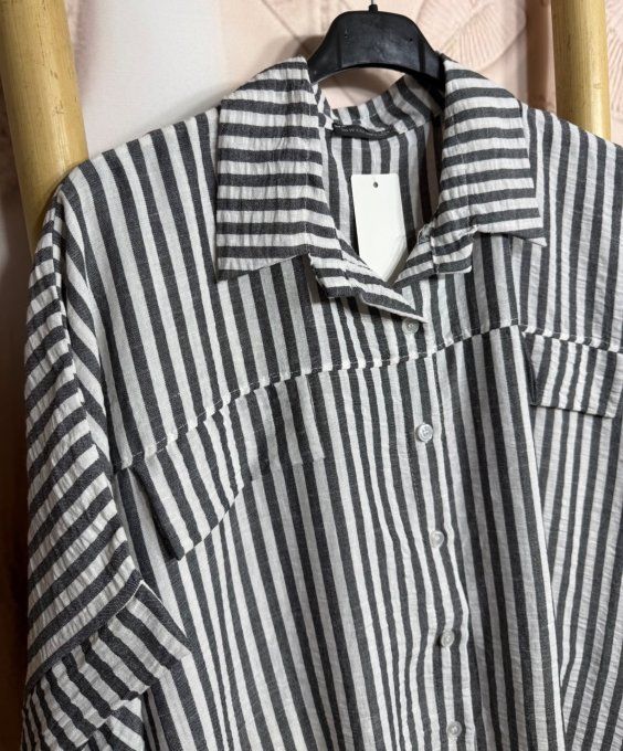 Chemise oversize rayée noir grisé & blanc effet gaufré et aspect Lin du 40 au 52/54 