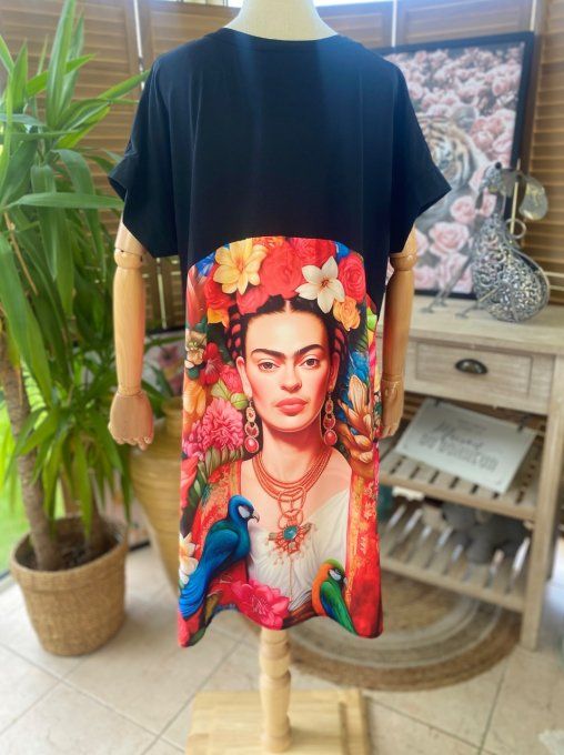 Robe trapèze courte noire & multicolore Frida Kahlo aux Fleurs du 40 au 50