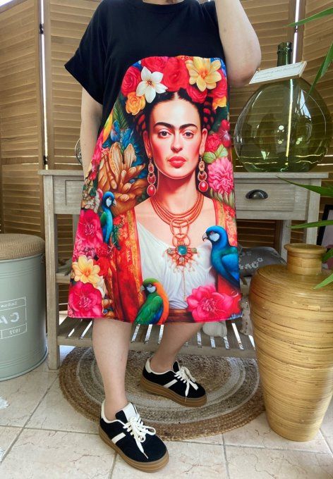 Robe trapèze courte noire & multicolore Frida Kahlo aux Fleurs du 40 au 50