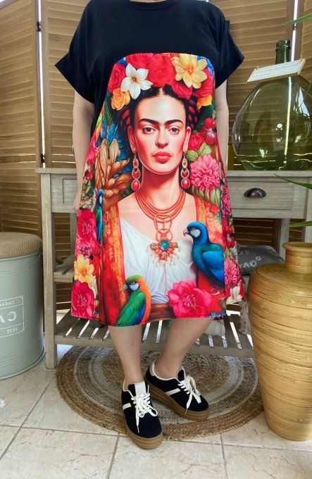 Robe trapèze courte noire & multicolore Frida Kahlo aux Fleurs du 40 au 50