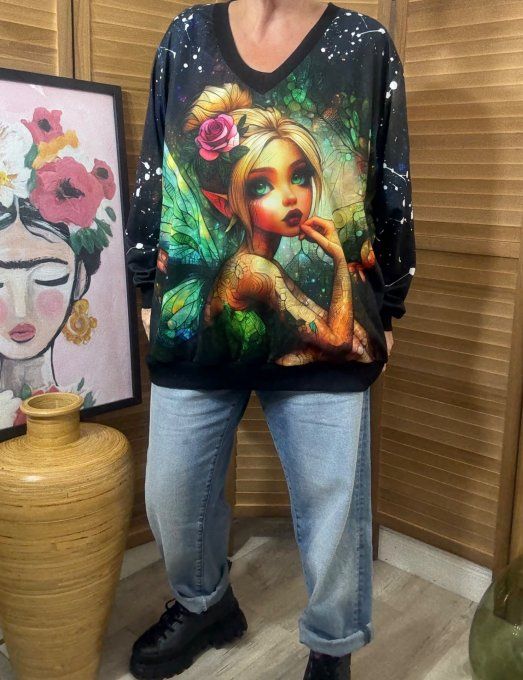 Sweat ample col V manches longues La Fée Clochette Tattoo Girl du 40 au 52 