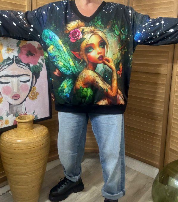 Sweat ample col V manches longues La Fée Clochette Tattoo Girl du 40 au 52 