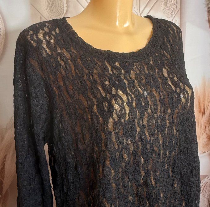 Top dentelle noire Col arrondi manches longues confort +++ du 36 au 48