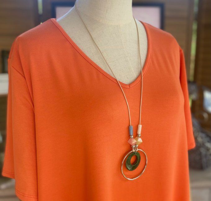 Top trapèze manches courtes orange + collier du 42 au 52/54 