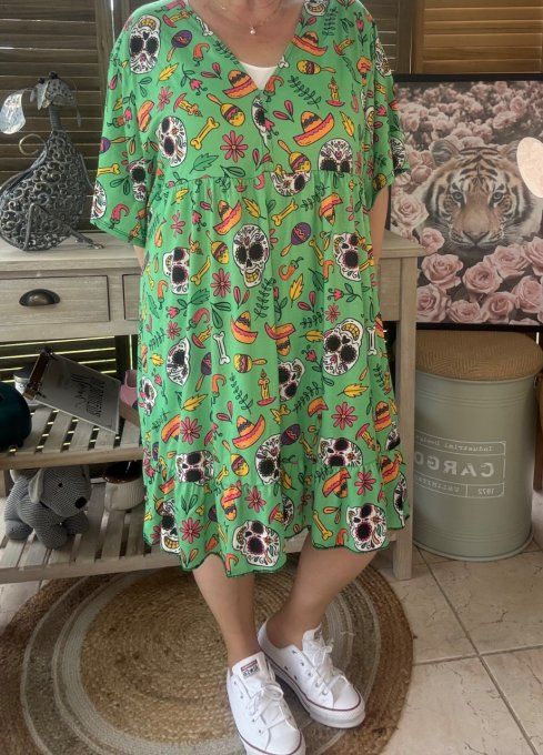 Robe trapèze courte verte Skulls  Calaveras Viva Mexico du 40 au 52 
