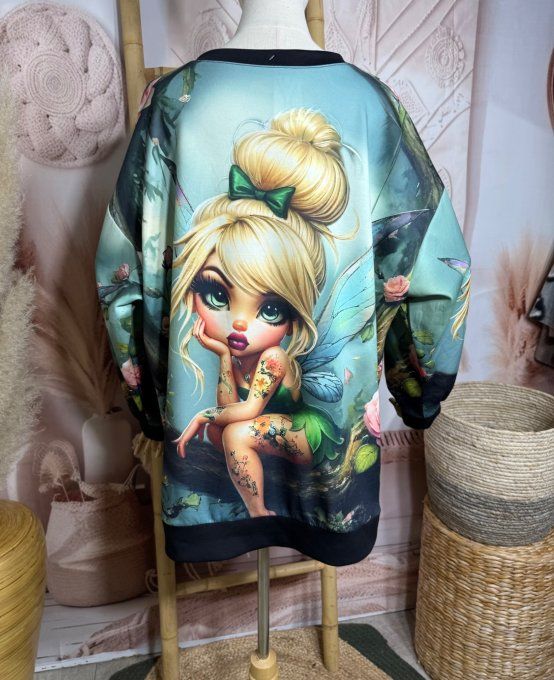 Sweat ample col V manches longues La Fée Clochette Tattoo Girl du 40 au 52/54  