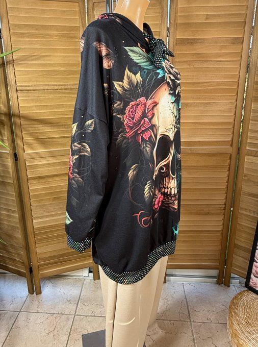 Sweat à capuche long noir Skulls & Pink Flowers paillettes du 40 au 50/52 