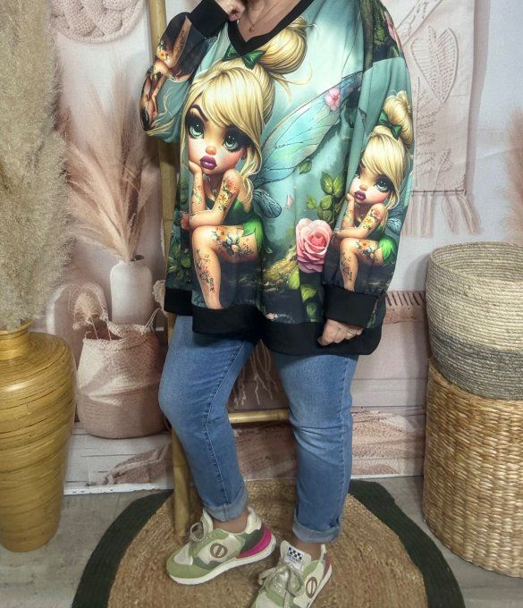 Sweat ample col V manches longues La Fée Clochette Tattoo Girl du 40 au 52/54  