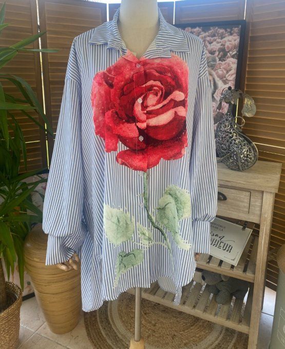 Maxi-chemise rayée bleu ciel & blanc Grande rose rouge du 40 au 52 