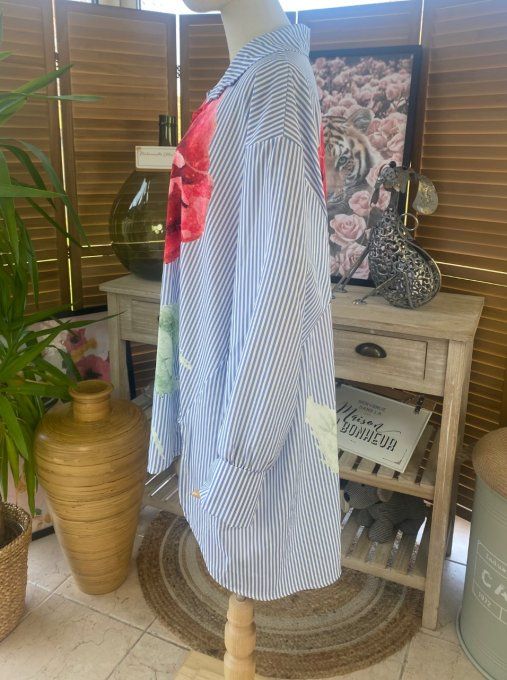 Maxi-chemise rayée bleu ciel & blanc Grande rose rouge du 40 au 52 