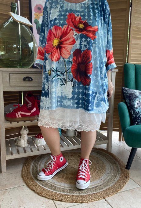 Tunique trapèze oversize manches courtes effet jeans Fleurs rouges  du 42 au 56/58 et même + 