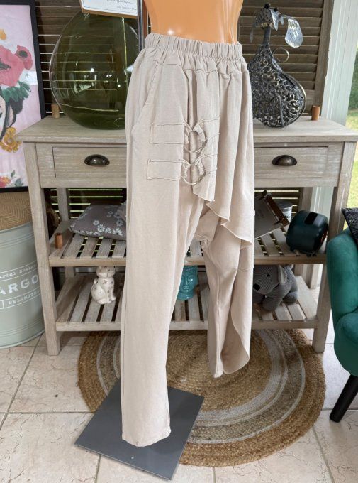 pantalon sarouel beige pan asymétrique boucles argentées confort ++++ du 38 au 50