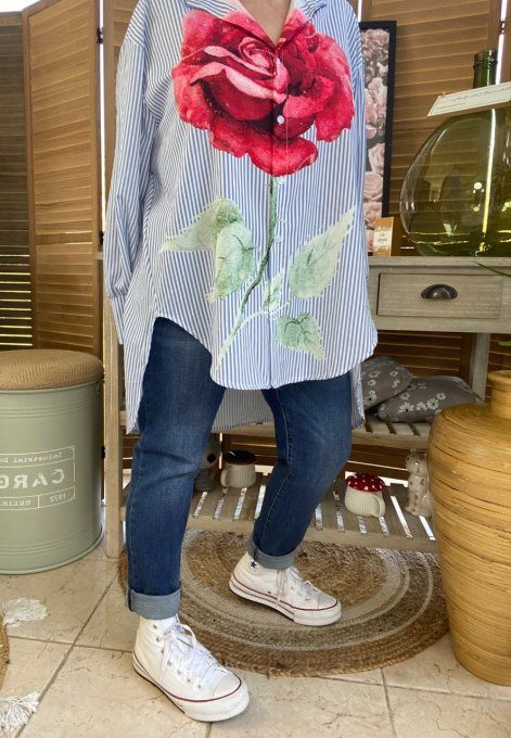 Maxi-chemise rayée bleu ciel & blanc Grande rose rouge du 40 au 52 
