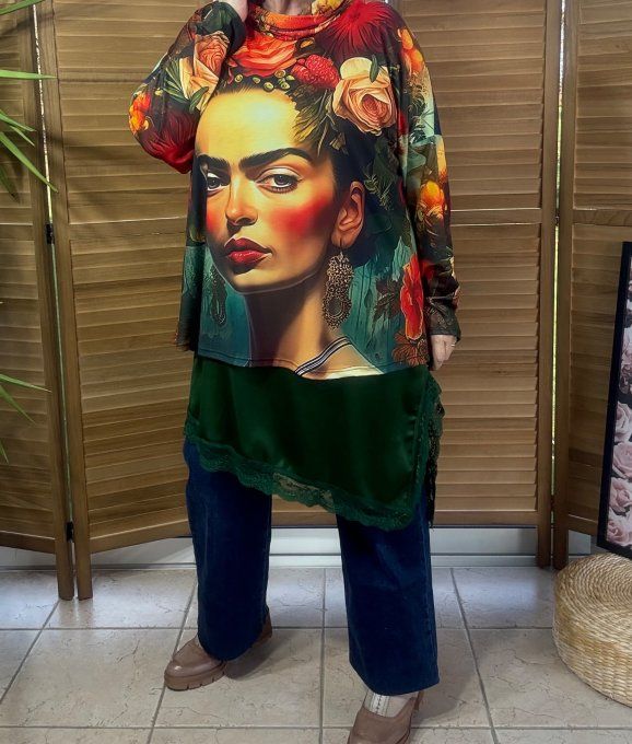 Top ample col bénitier multicolore Frida Kahlo aux Fleurs du 42 au 54/56 