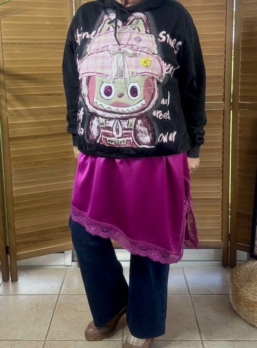 Sweat à capuche noir délavé Labubu & sequins strass perles noeuds en relief du 38 au 50