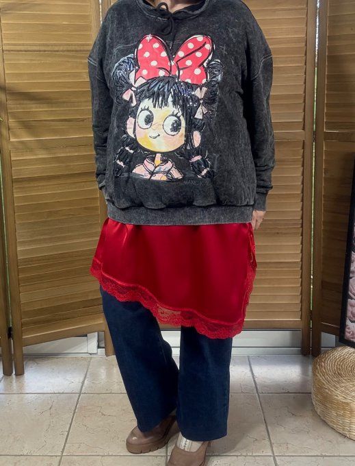 Sweat à capuche noir délavé La Fillette au noeud rouge & sequins noirs brillants du 38 au 50