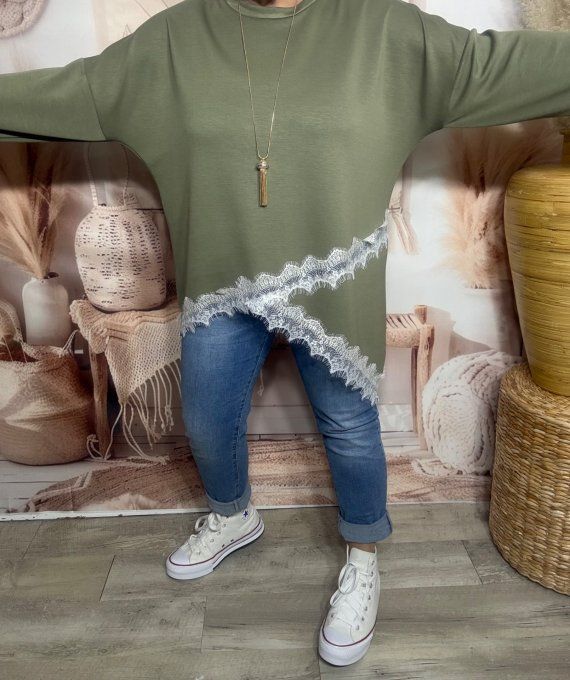 Sweat asymétrique long Kaki col rond et dentelle blanche du 38 au 50