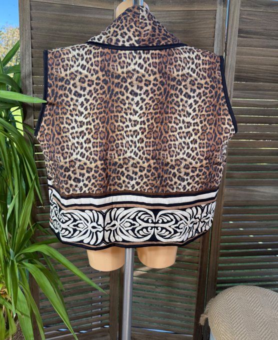 Veste sans manches matelassée Léopard camel & choco du 36 au 46 et même +