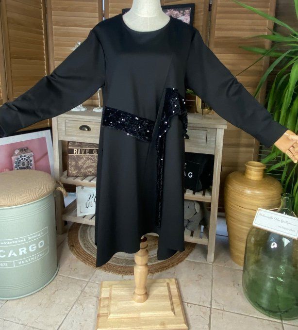 Robe patineuse asymétrique noire sequins brillants noirs du 36 au 46 