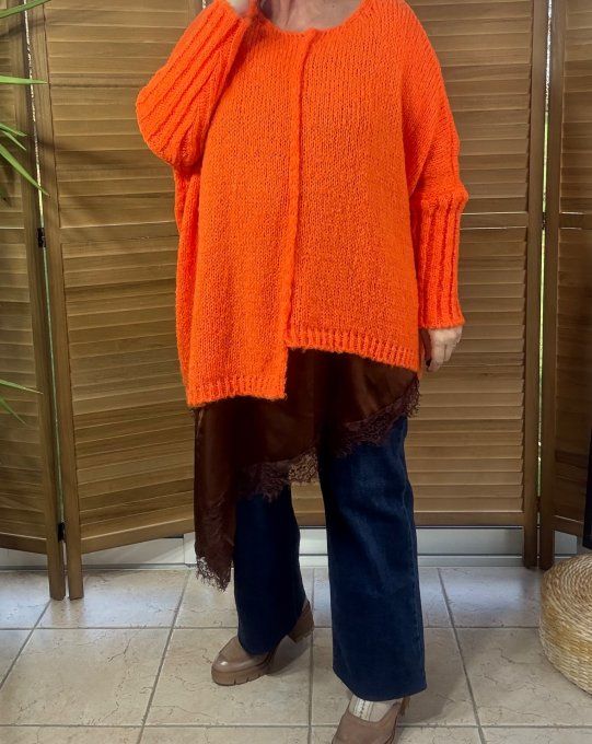 Robe nuisette asymétrique satinée chocolat et dentelle bretelles réglables du 40 au 52 