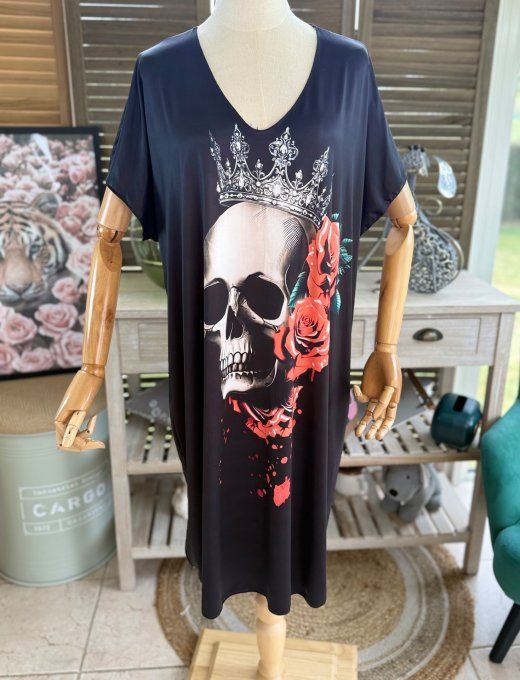 Robe courte ou tunique longue noire Skulls & Red Roses du 42 au 52  