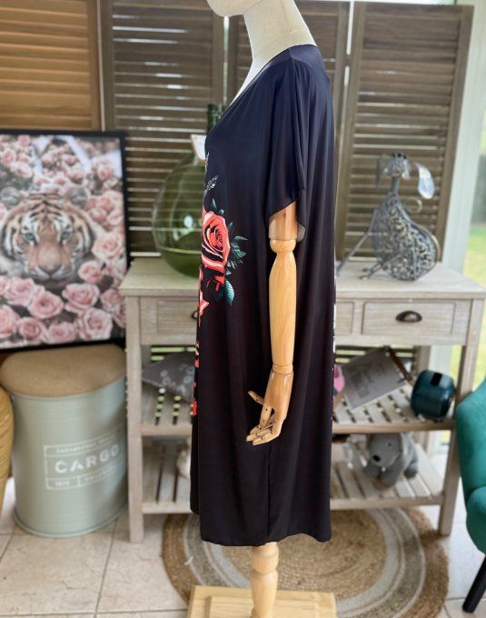 Robe courte ou tunique longue noire Skulls & Red Roses du 42 au 52  