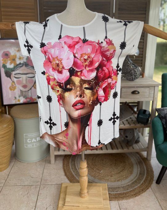 Tunique longue ou robe courte blanche La Femme au chapeau Fleurs du 40 au 50/52