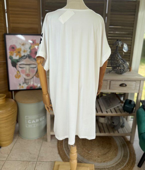 Tunique longue ou robe courte blanche La Femme au chapeau Fleurs du 40 au 50/52