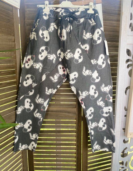 panta jogg Sarouel (pantalon magique) noir Snoopy Peanuts du 38 au 48  