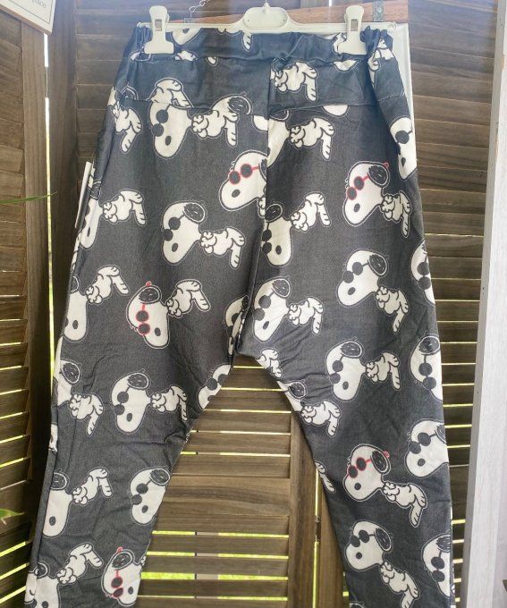 panta jogg Sarouel (pantalon magique) noir Snoopy Peanuts du 38 au 48  