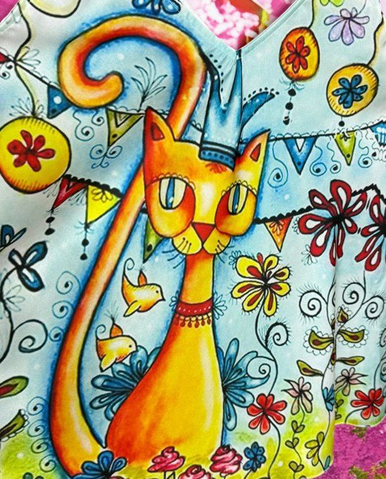 Débardeur trapèze satiné ciel et fleurs multicolores L'adorable Chat du 36 au 46  