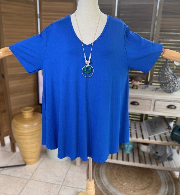 Top trapèze manches courtes bleu royal + collier du 42 au 52/54  