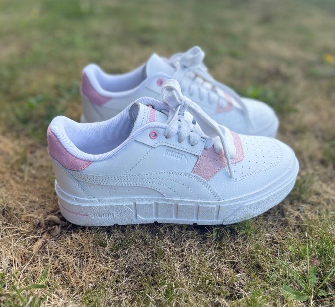 Baskets compensées PUMA CALI COURT CUIR blanc et rose poudré  confort ++++   