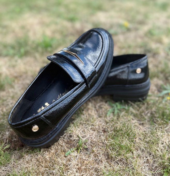 Mocassins XTI Simili-cuir vernis noir Qualité ++++++