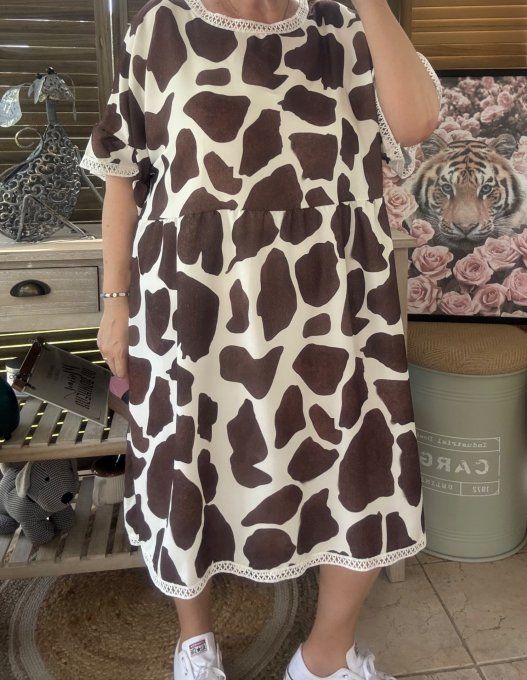 Robe courtes manches pagodes cow choco et crème + broderies du 42 au 50/52 