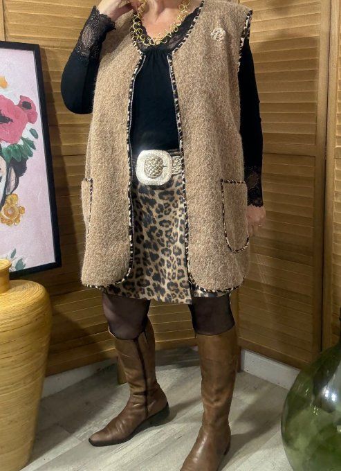 Gilet sans manches camel & Léopard + broche Fleur du 42 au 52/54 et même +  